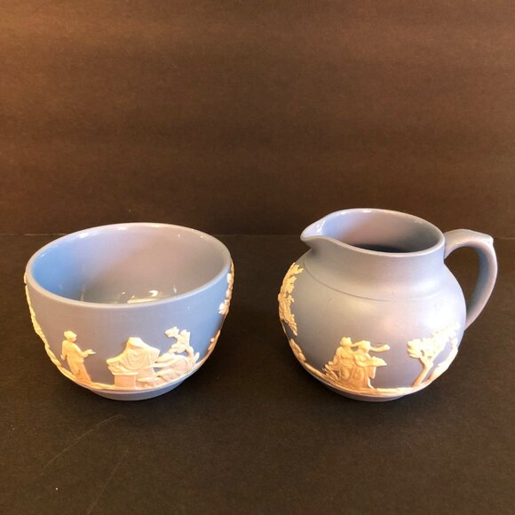 Vintage Wedgewood Jasperware blue/white cream & sugar bowl pre owned England - Picture 1 of 7